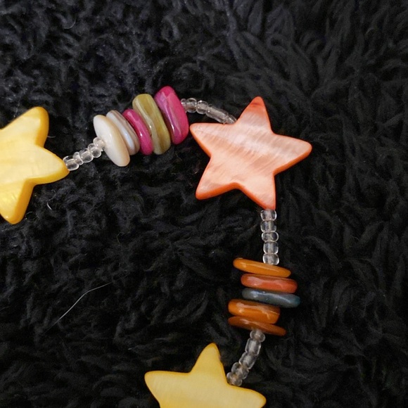 Vintage Dyed Mother of Pearl and Seed Bead w/ Barrel Clasp Bracelet - Picture 7 of 8